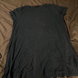 Black and blue short sleeve dress